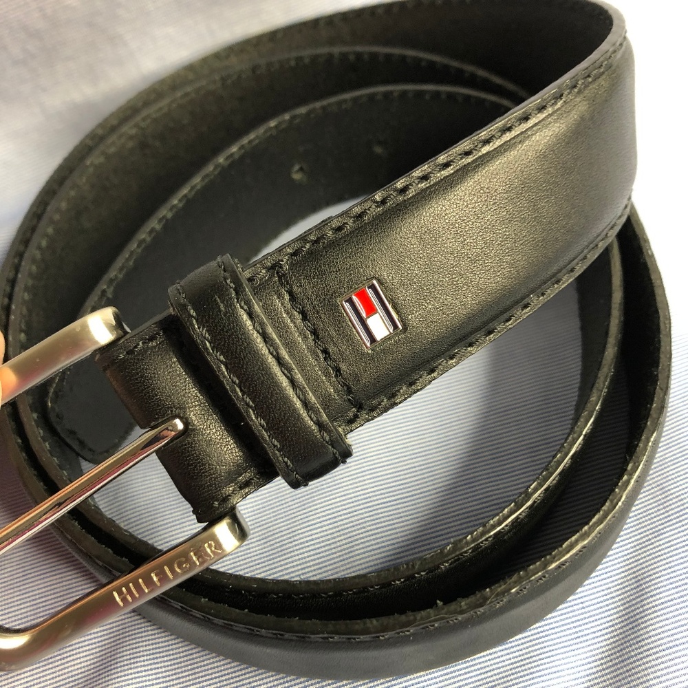 Tommy Hilfiger Black Leather men's belt sz 44/110